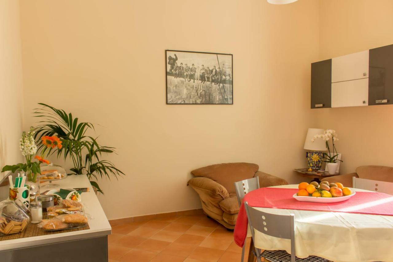Fronte Al Porto Apartment *
